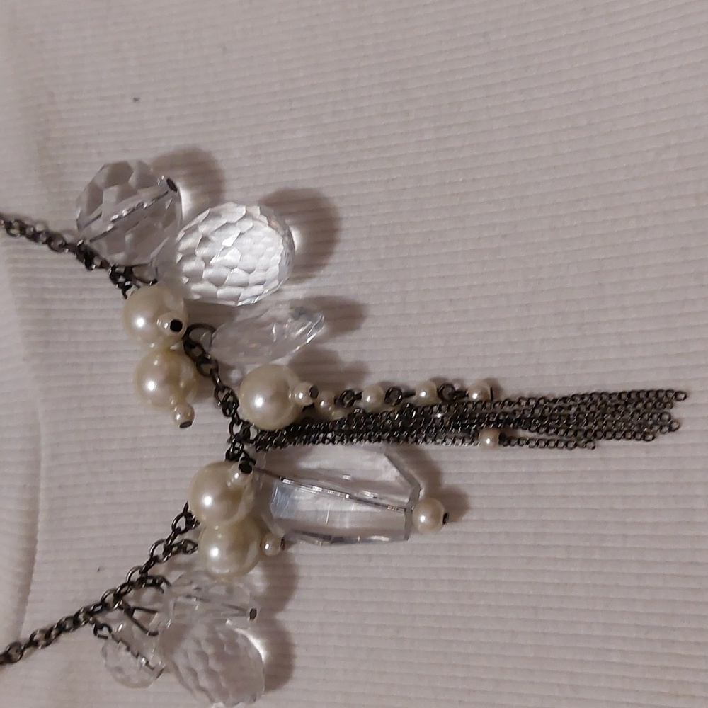 Faceted Acrylic Crystals Faux Pearls and Dangling Chains Statement Necklace - Picture 4 of 6